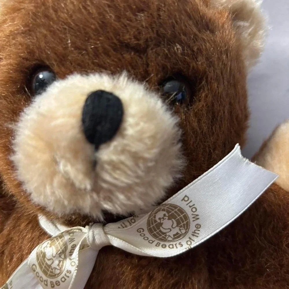 Good Bears of the World brown teddy bear 1984 vintage.